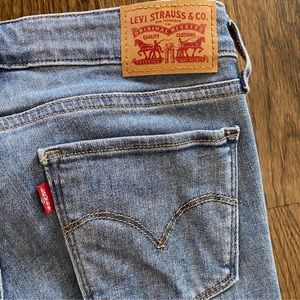 Levi Jeans 711 Skinny Fit Size 27